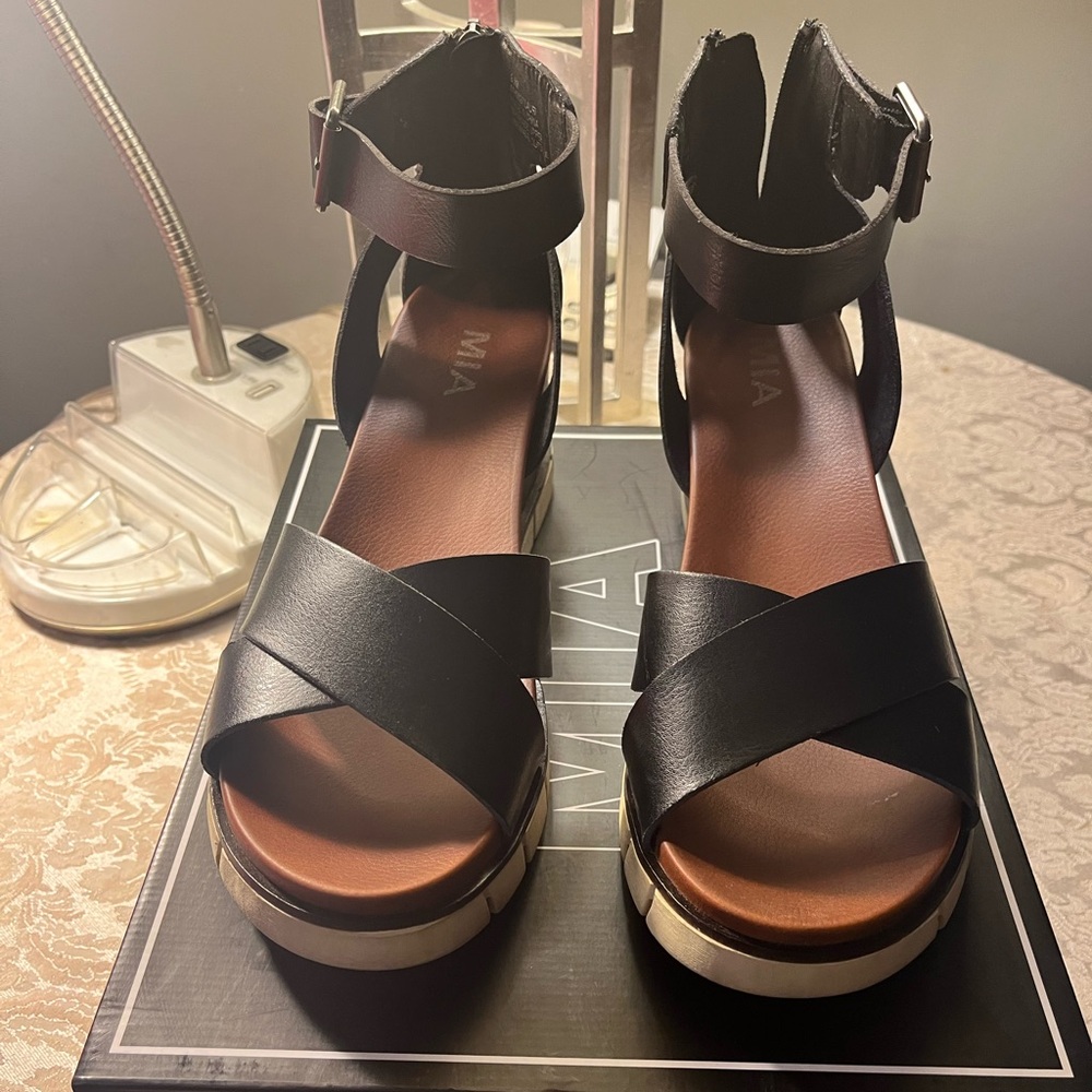 Black Wedge Sandals, Very Good Condition, Very Comfortable!